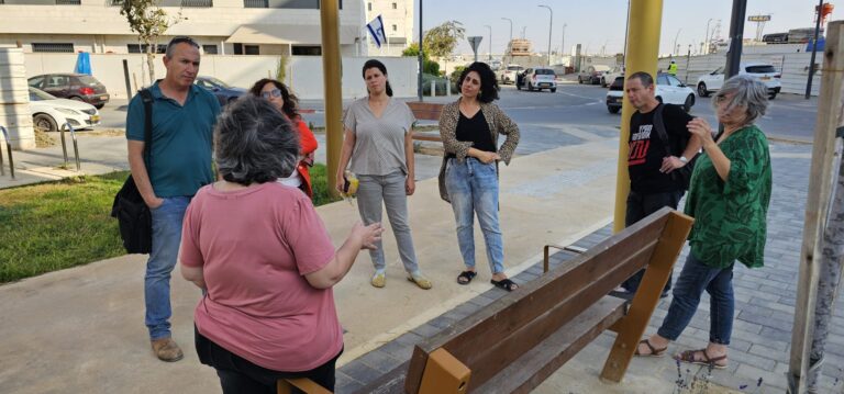 4876ff95 5d94 4b5b b548 4ea181d4d39b